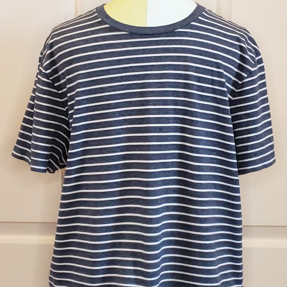 J. Crew Men's Essential Tee - Size L